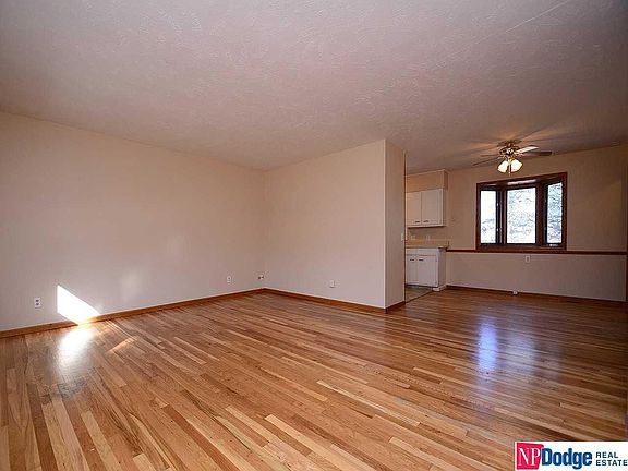 5th image of 9836 Evans St
