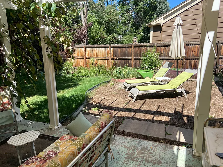 S Buchanan Ct — Photo 8