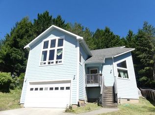 77 Hickory Rd, Whitethorn, CA 95589