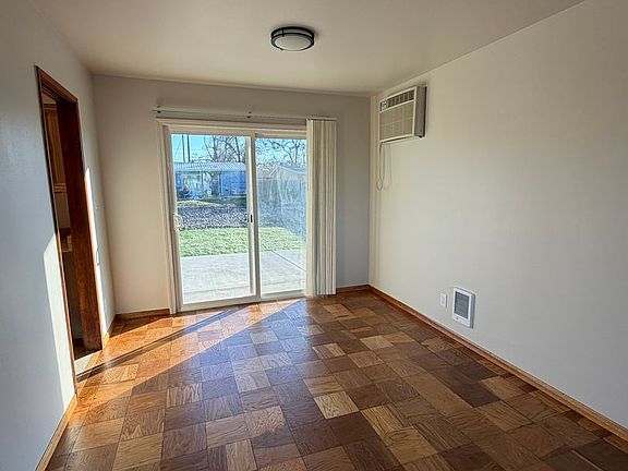 5th image of 8915 Travis Dr #&-b