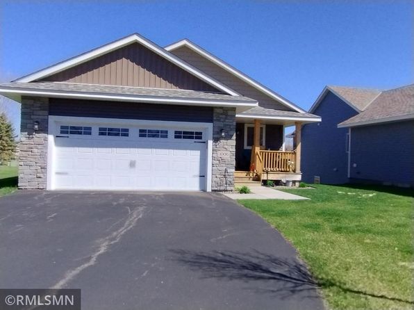 1006 Pleasant View Ct NW, Isanti, MN 55040