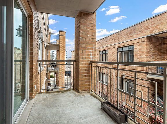 4th image of 1 S Lincoln Ave APT 309