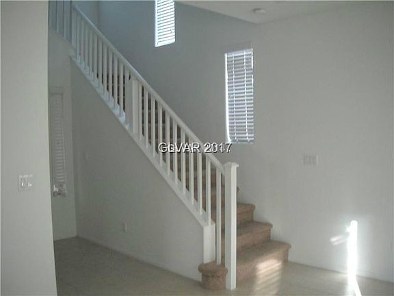 5th image of 605 Taliput Palm Pl