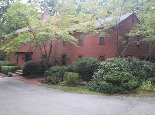 350 N Quidnessett Rd, North Kingstown, RI 02852