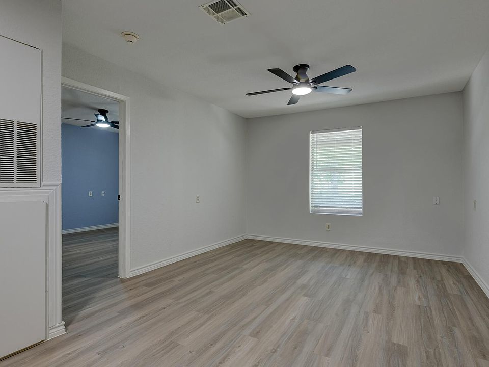 MAGNOLIA LIVING ROOM