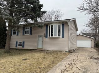 3265 W 74th Pl, Merrillville, IN