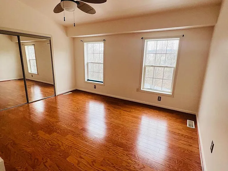 2528 Interstate Dr — Photo 3