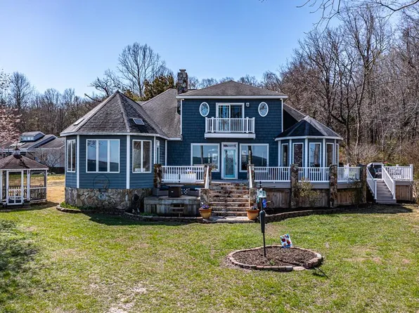 289 Oyster Shell Rd, Tappahannock, VA 22560