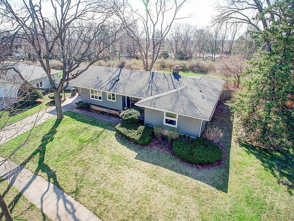 2nd image of 4201 Somerset Ln