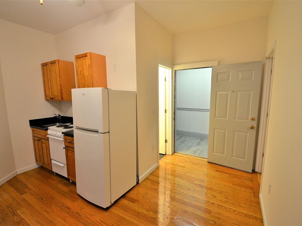 2nd image of 58 Westland Ave