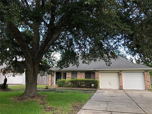 1st image of 114 Willow Wood Dr