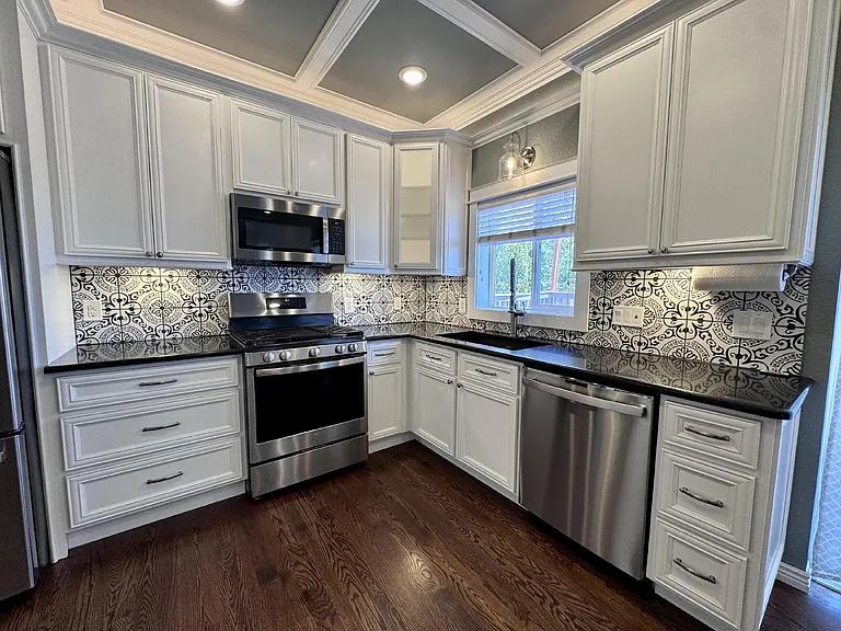 11260 Jersey Way — Photo 4