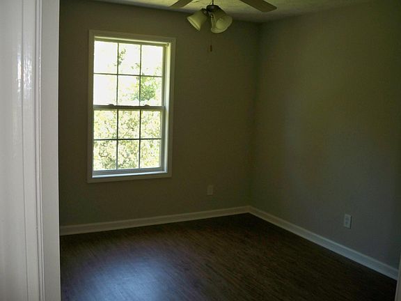 2nd image of 1225 Ash Ridge Dr Unit A