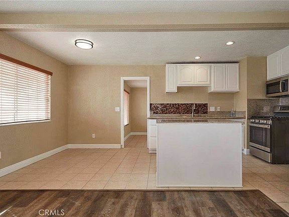 5th image of 11138 Oakwood Ave