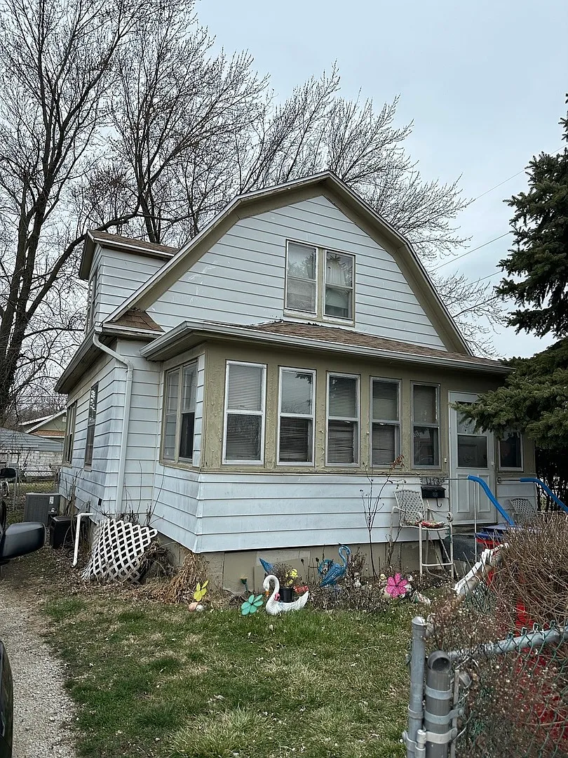 1113 N Market St photo 1