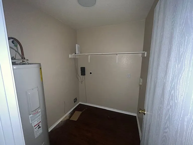 4411 Abigail Dr — Photo 8