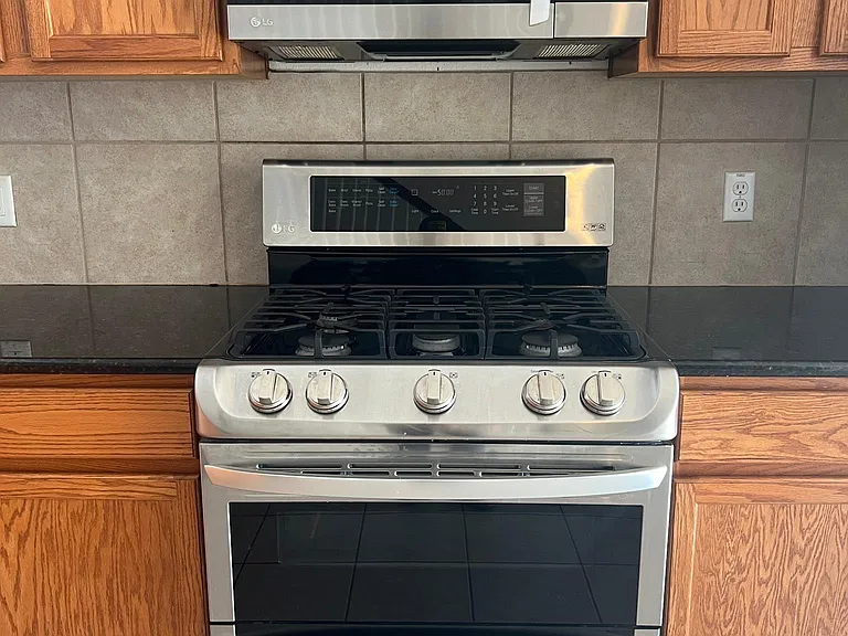 1101 Salem Park Ct — Photo 17