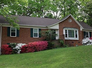 1200 Retreat Ln, Winston Salem, NC 27106