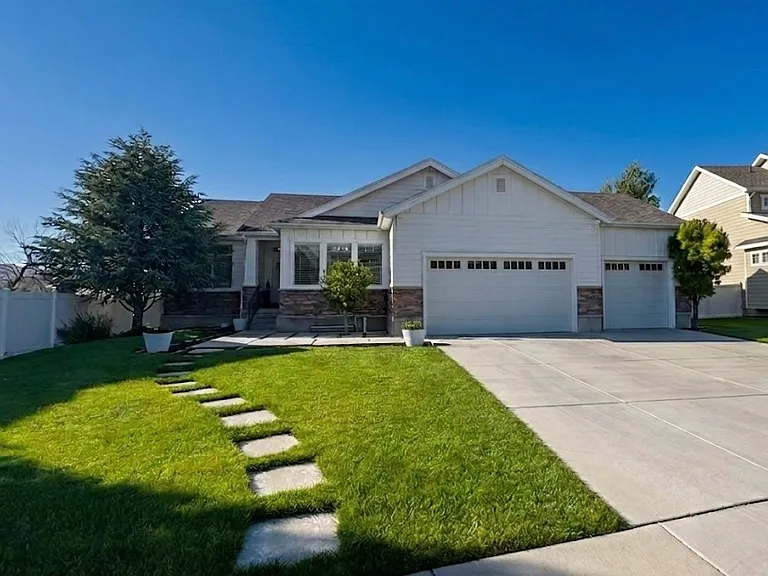 W Jordan View Dr — Photo 1