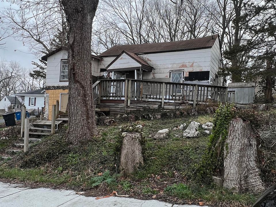 2nd image of 104 S 4th Avenue
