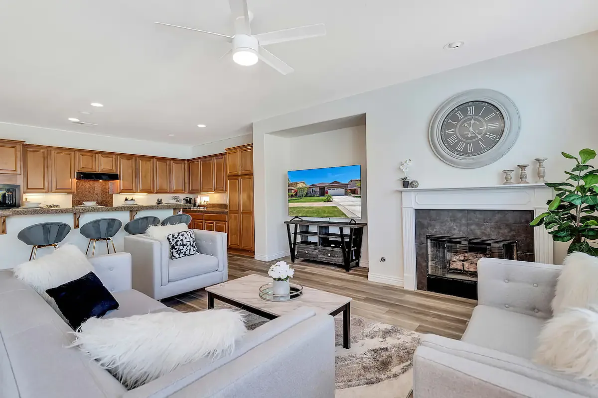 5 bed, 2272 sqft, $6,000 — Photo 4