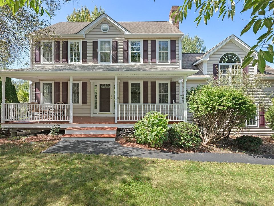 1st image of 3 Brunelle Dr