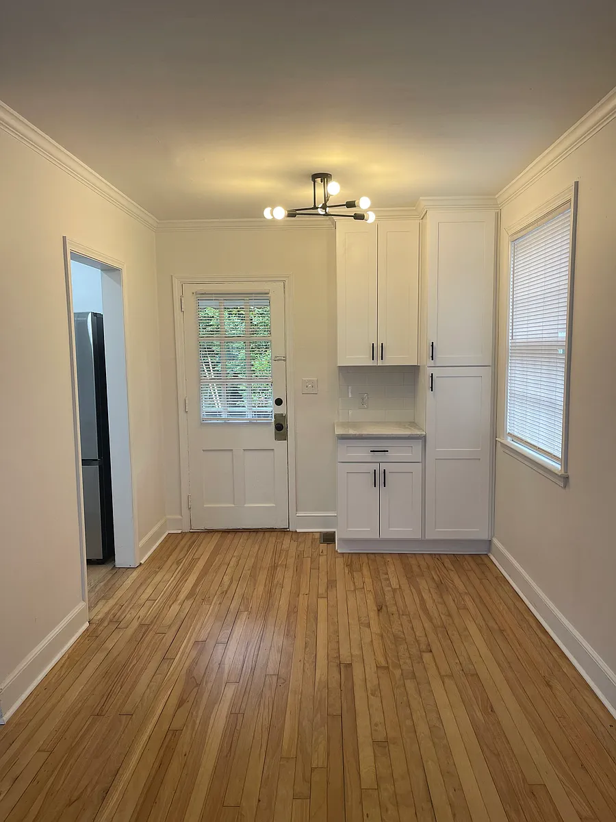 Building Photo - 4 Pinecrest Ct #B