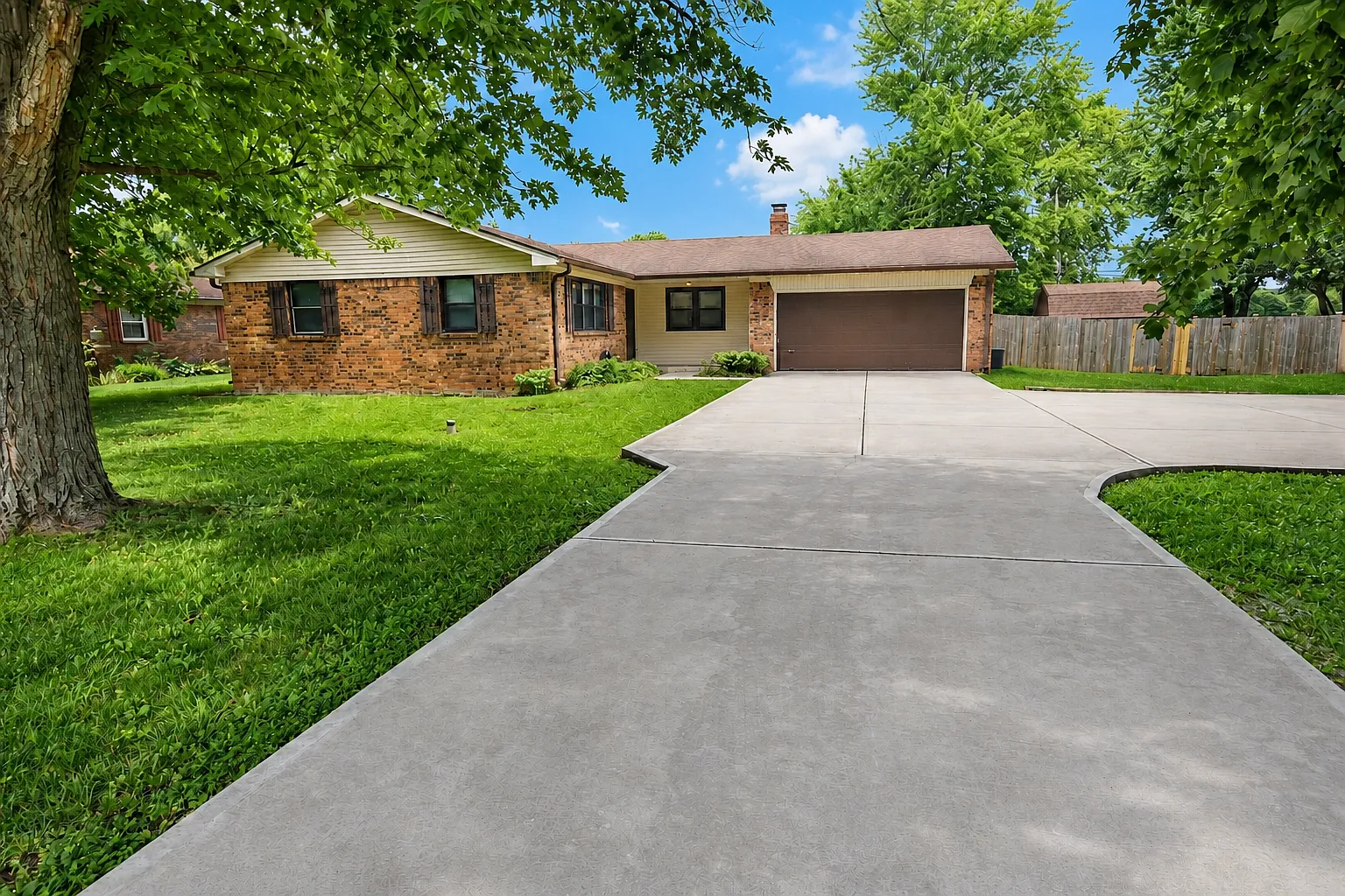 3 bed, 1362 sqft, $2,100 — Photo 1