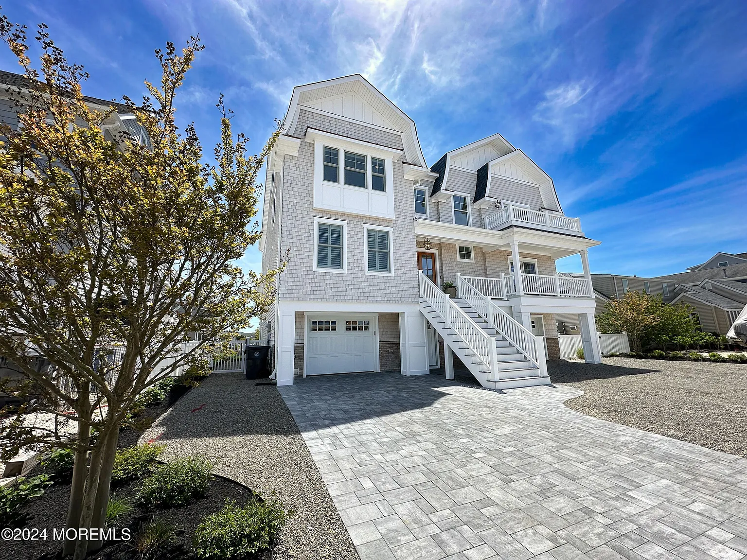 6 bed, 6.0 bath, 5000 sqft, $22,000 — Photo 2