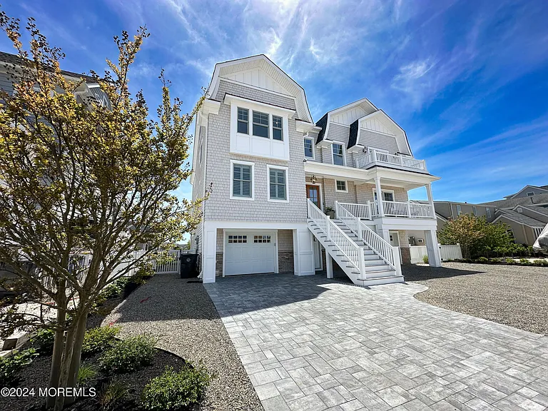520 Normandy Dr #WKLY SUMMER RENTAL — Photo 2