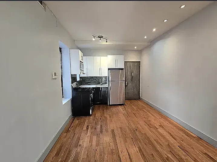 147 Rockaway Pkwy — Photo 2
