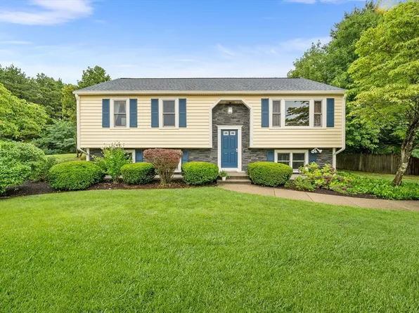 11 Hidden Ln, Mansfield, MA 02048