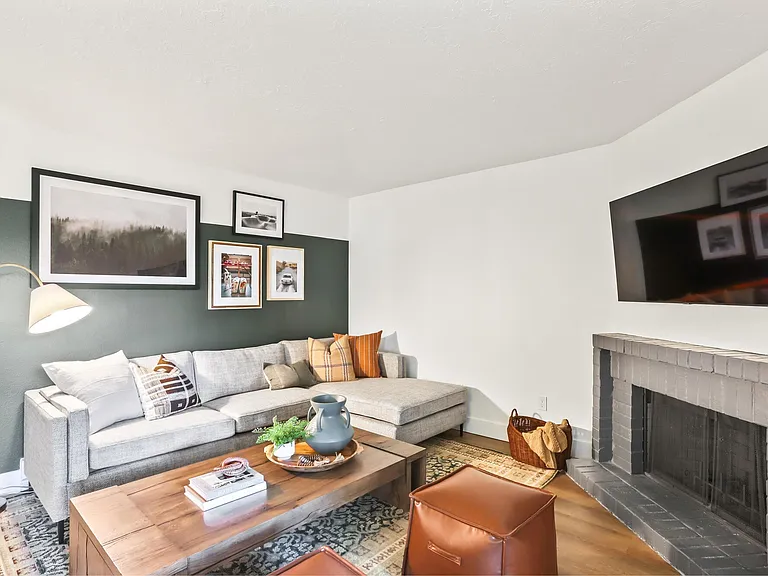 Silver Oak Apartments — Photo 1