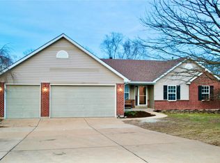2012 Windmill Summit Dr, Imperial, MO 63052