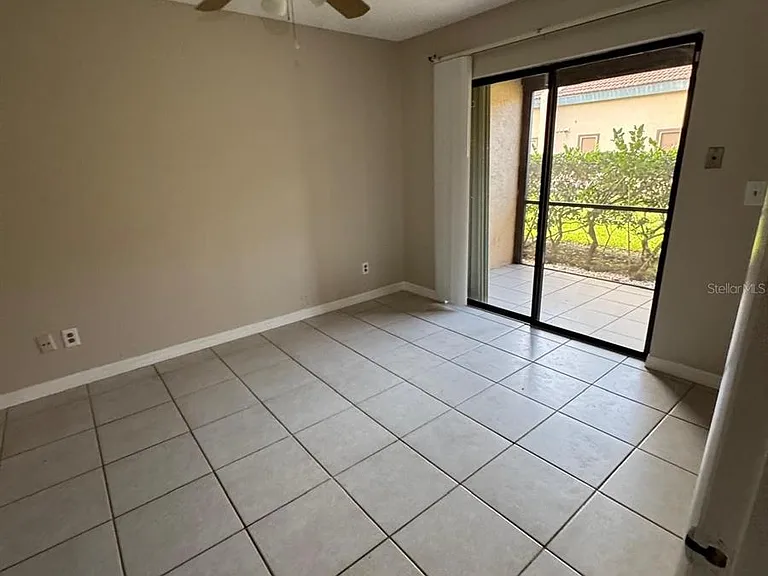 2416 SE Garden Ter #203 — Photo 6