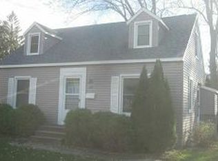 1413 32nd St NE, Cedar Rapids, IA 52402