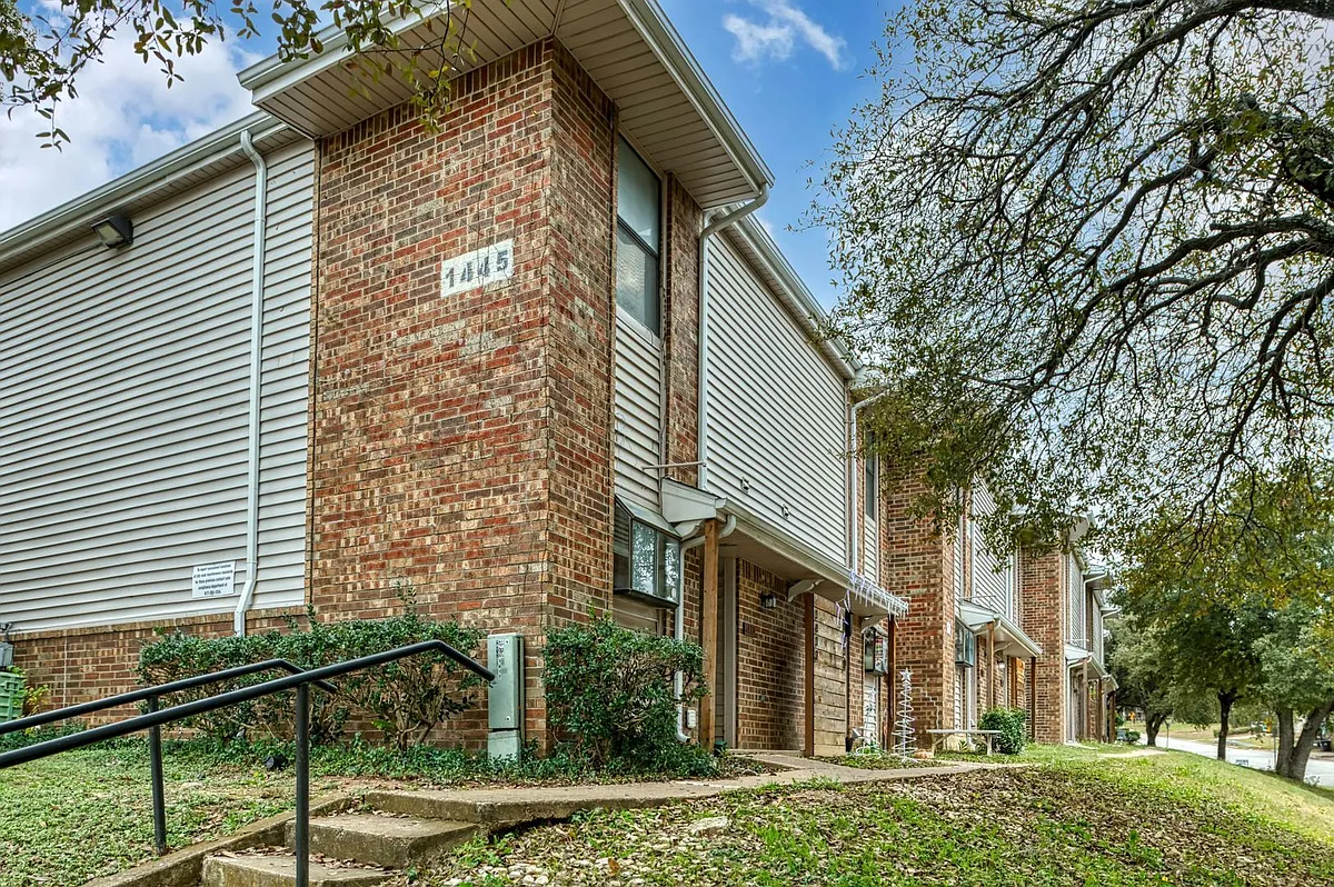 Building Photo - East Landing Townhomes