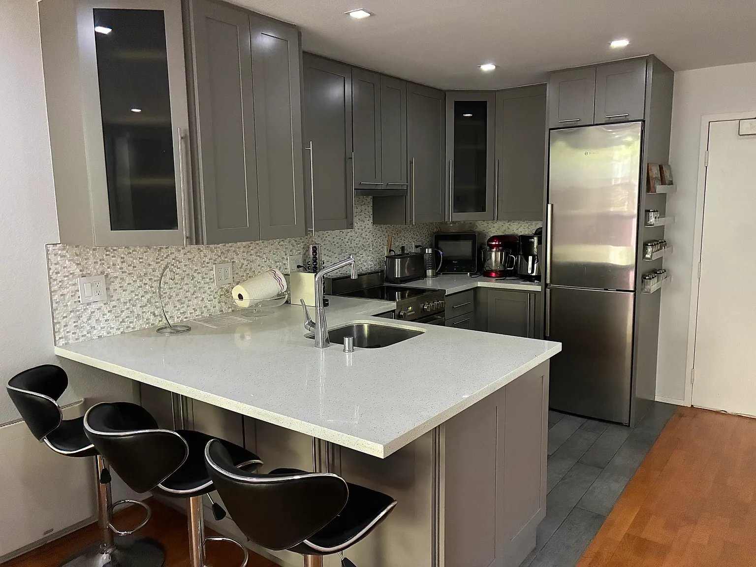 Studio, 490 sqft, $2,395 — Photo 2