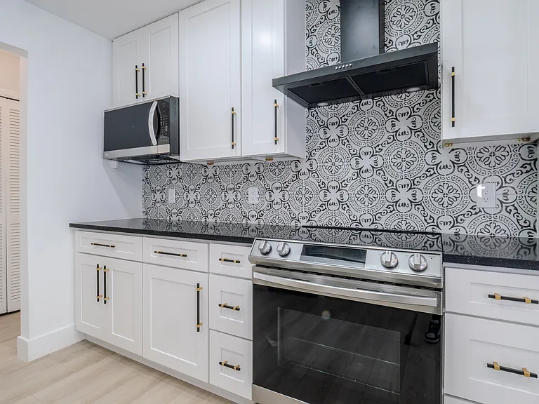4907 Parson Brown Ln — Photo 33