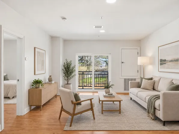 10 Franklin Ave APT 105, Revere, MA 02151