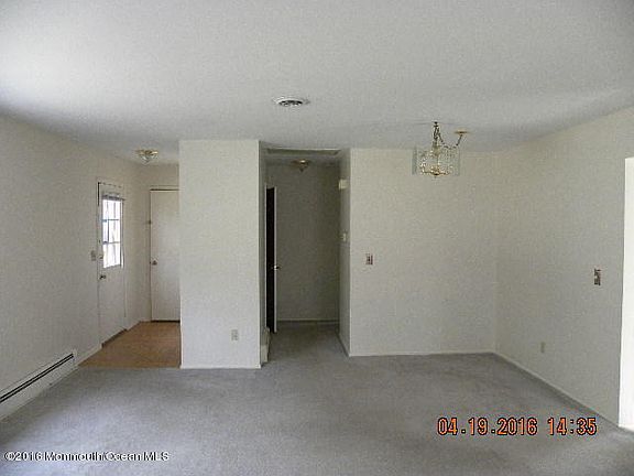 3rd image of 29 Stanford Dr