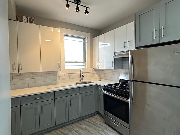 2nd image of 233 Liberty Ave APT 3L