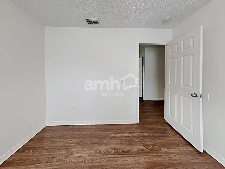 10421 Opus Dr — Photo 13