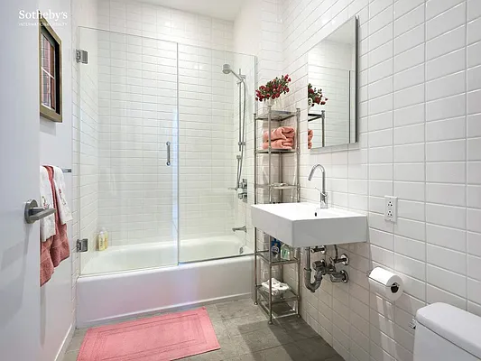 Sold by Sotheby's International Realty | media 3