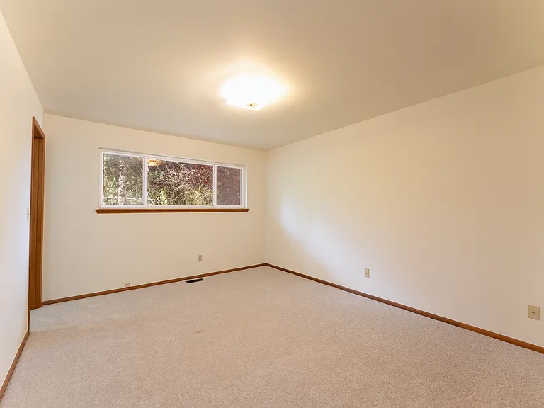 12647 SE 54th St — Photo 15
