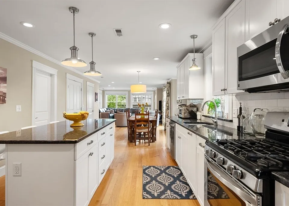 37 Pequossette St #37