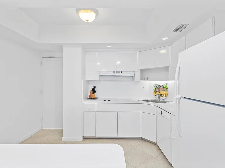 3800 Galt Ocean Dr #1108 — Photo 11