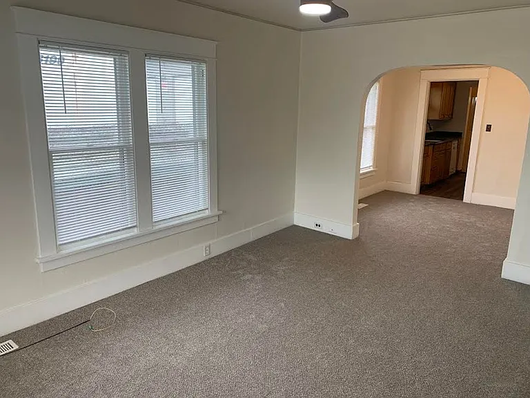 8303 SE Alder St — Photo 7