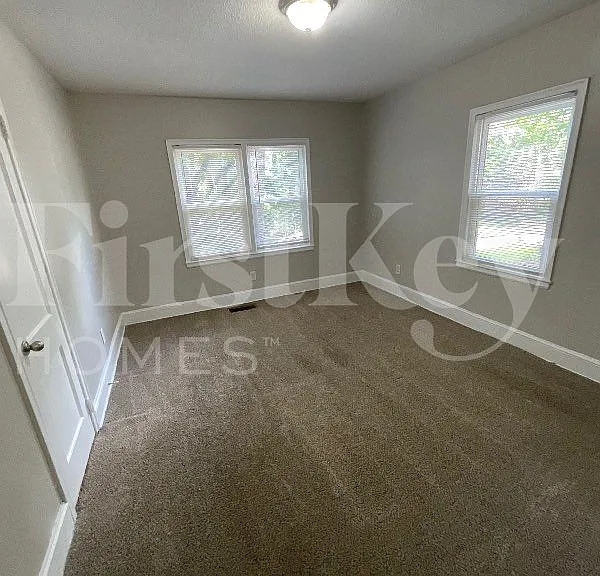 1731 N Olympian Way SW — Photo 9