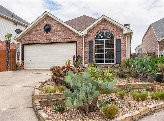 3rd image of 932 Ivyglen Ct